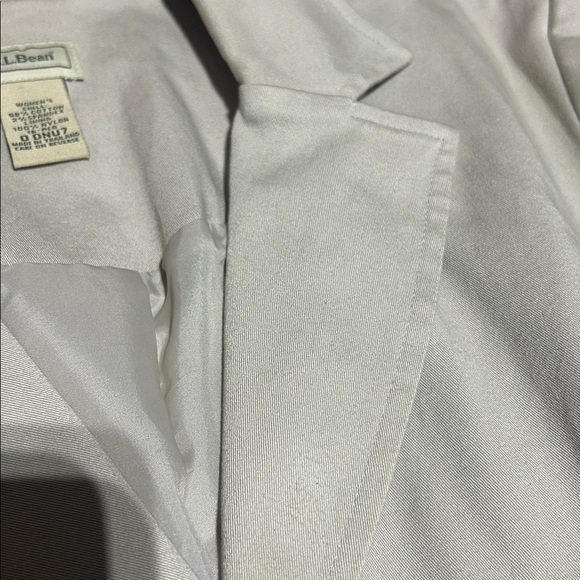 L.L. Bean Women’s Shell Jacket Button-Down - Picture 9 of 10
